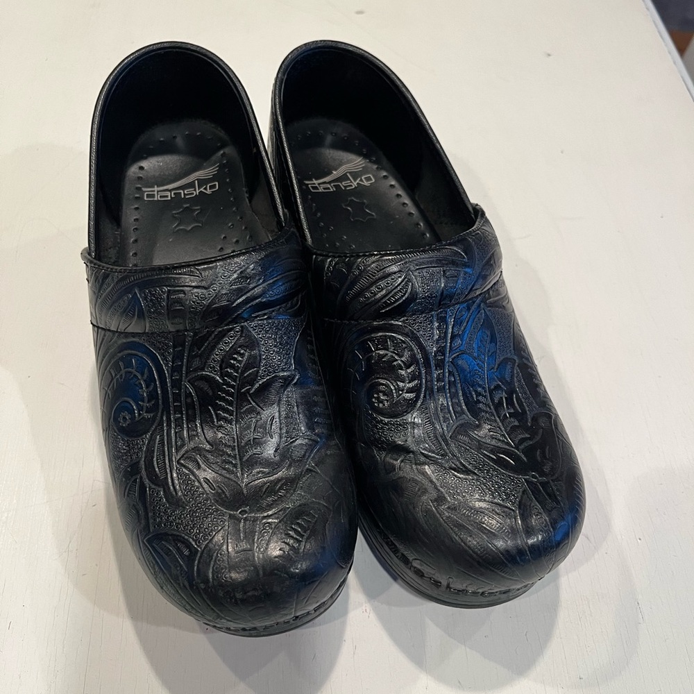 Black Dansko shoes size 36
